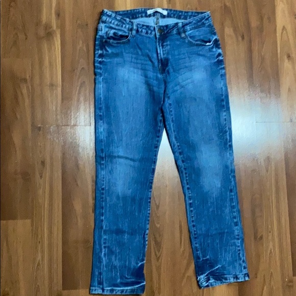 Bluenotes Mid Rise Crop Boyfriend Jeans - Picture 2 of 10